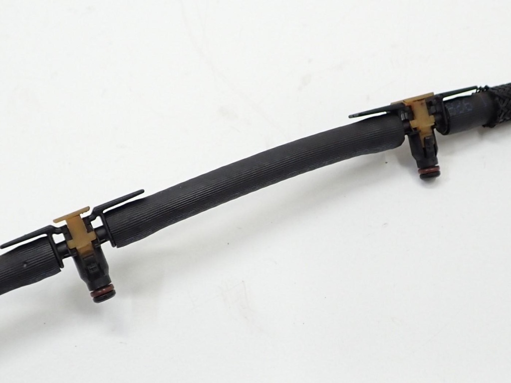 Шланг трубка топлива форсунок обратка топлива jaguar f-pace x761 2.0d 204dtd 17r в Украине