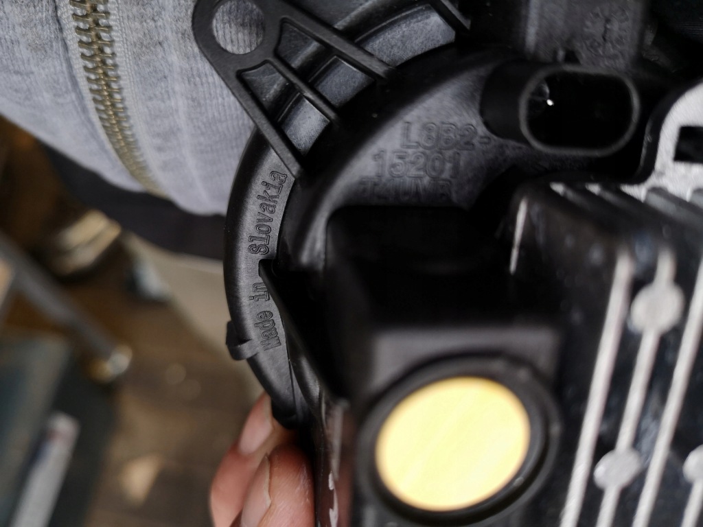 фото №4, Land rover defender ii протитуманна фара led l8b2-15201