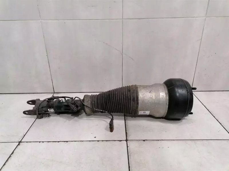 Купити Mercedes cl63 amg m177 w217 shock абсорбер передня частина a2173207201