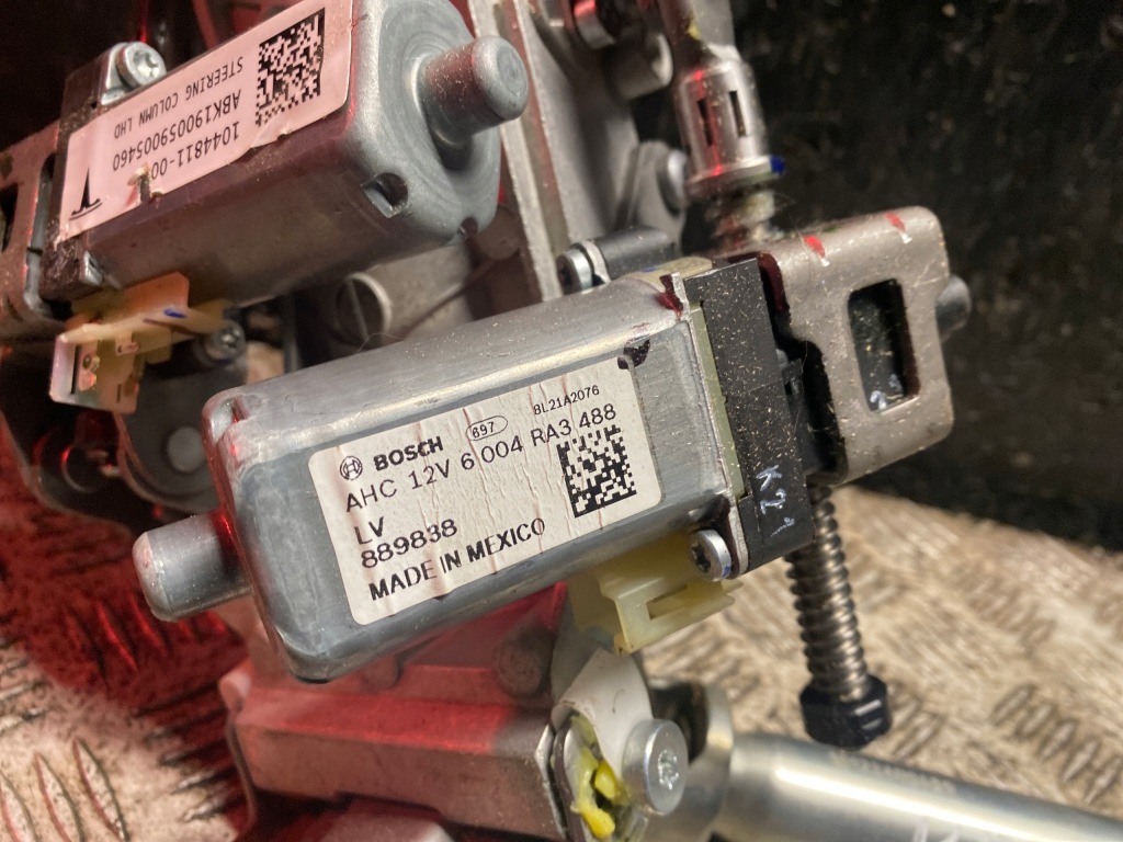 Колонка рулевая /запчасти tesla model 3 2019 104481100f в Украине