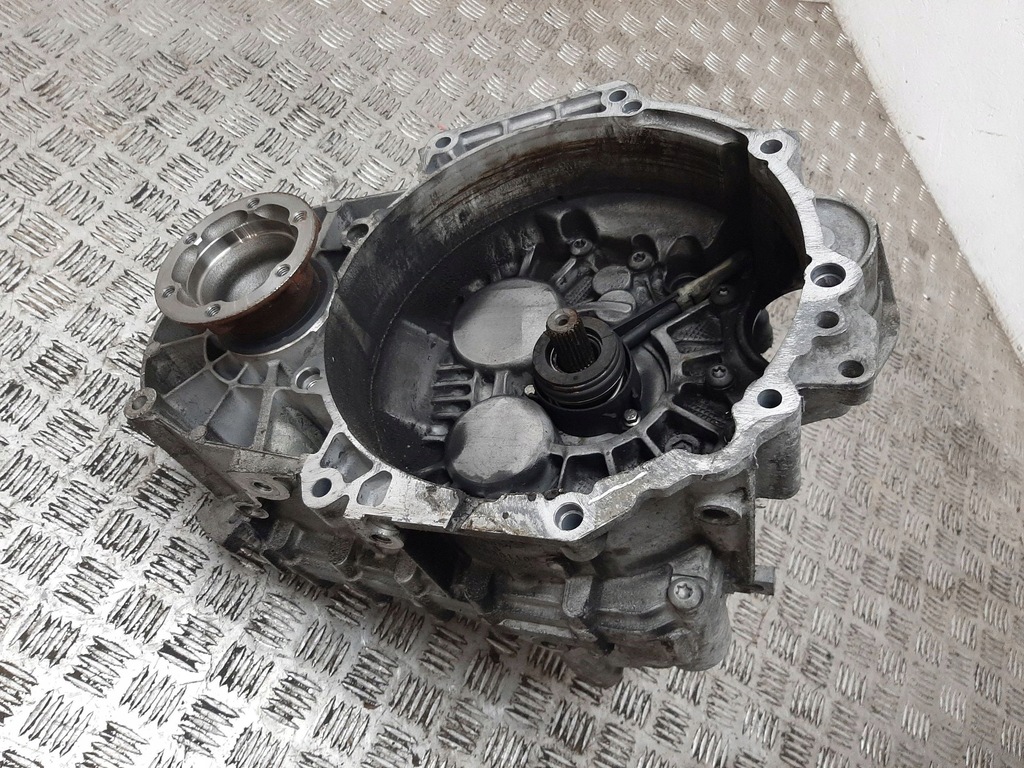 фото №12, Audi q3 8u 2016 полный коробка передач