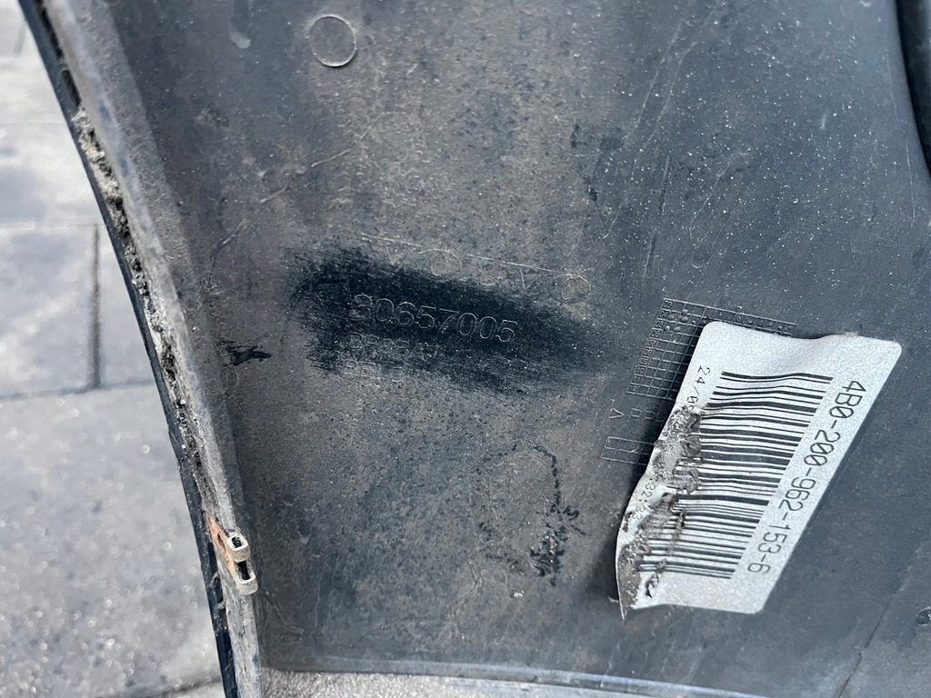 фото №13, Бампер перед передній решітка радіатора volvo s40 ii v50 04- fioletowy