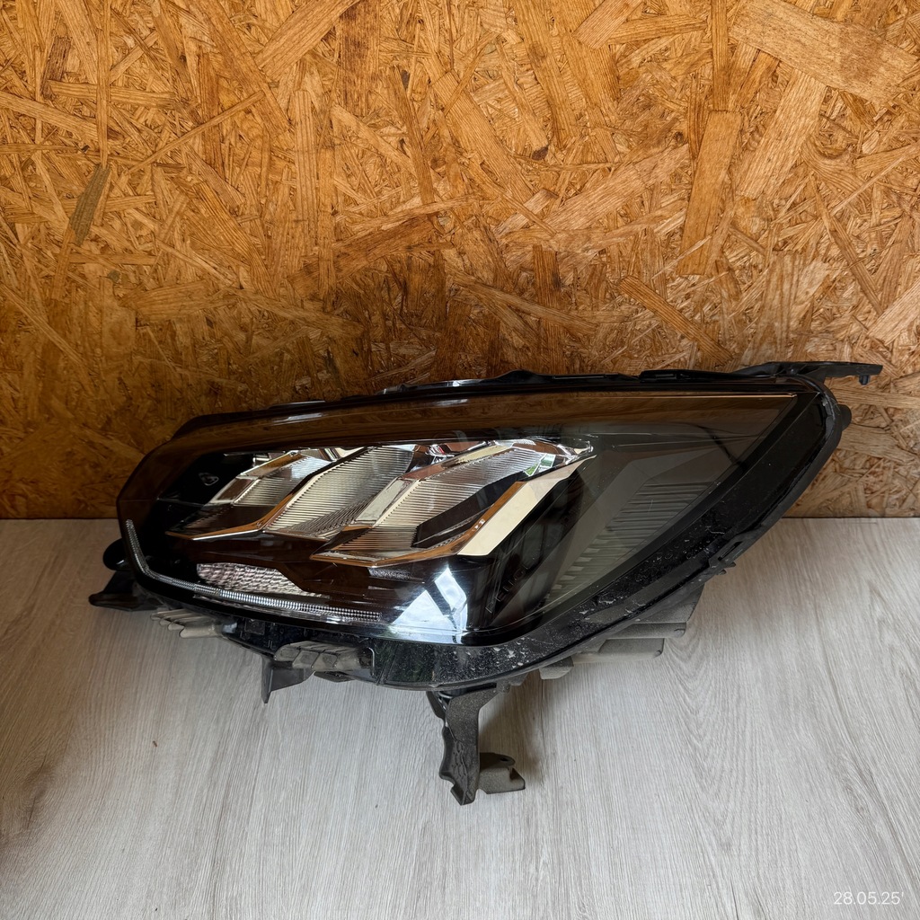 фото №1, Лампа передня ліва peugeot 2008 ii led 9833036380