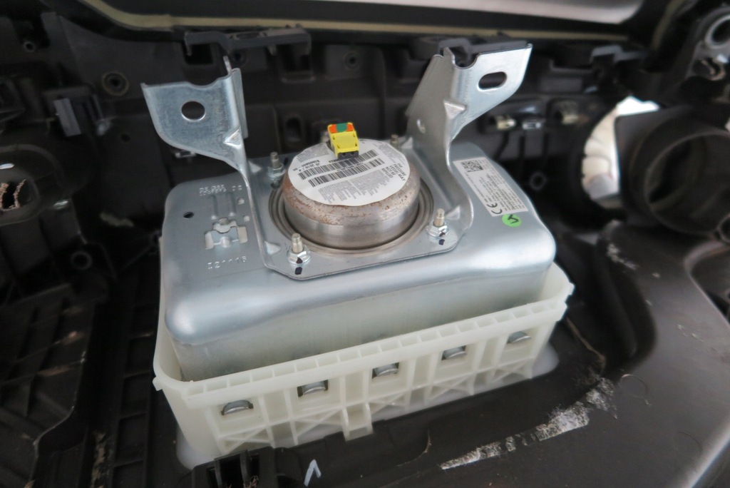 фото №9, Панель приладів подушка безпеки подушки безпеки ремені alfa romeo giulia демонтаж