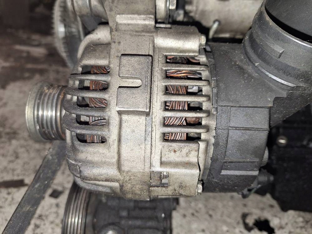 Купити Bmw 5-series генератор 1999 2.5l 61j012505