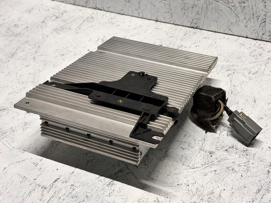 фото №4, Усилитель радио volvo s40 ii 30679537 04-