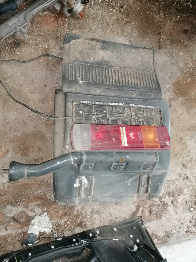 фото №1, Крила накладка ліва оригінальний номер scania r