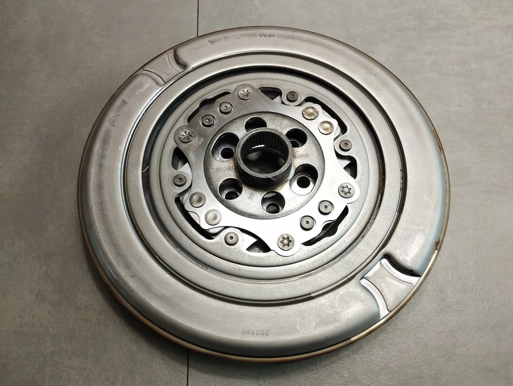 фото №1, Cupra formentor 04e105266ad колесо двухмассовый