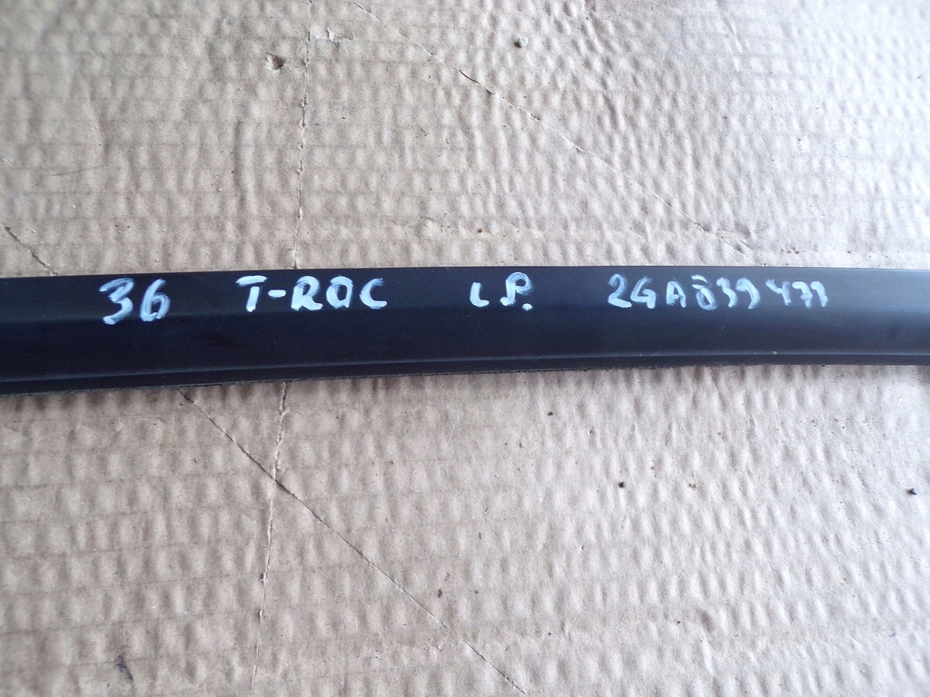 фото №2, Молдинг дверь левый перед 2ga839477 vw t-roc