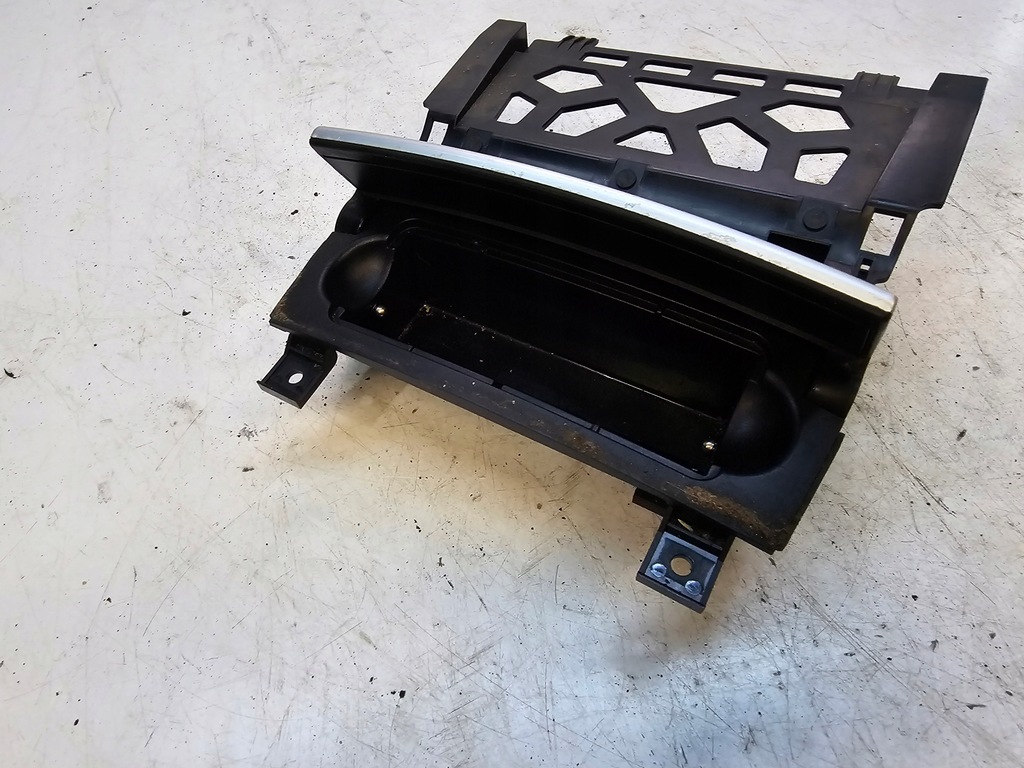 фото №5, Пепельница перед audi a3 8p lift 8p0857951 4 алюминий