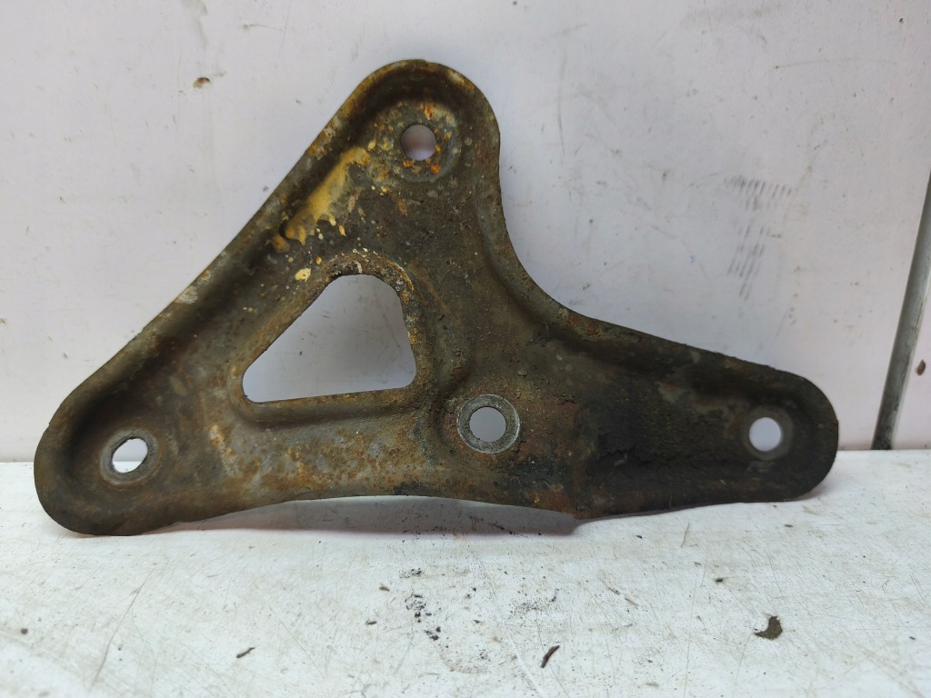 Купити Corolla e12 02-03 кронштейн підрамник лівий