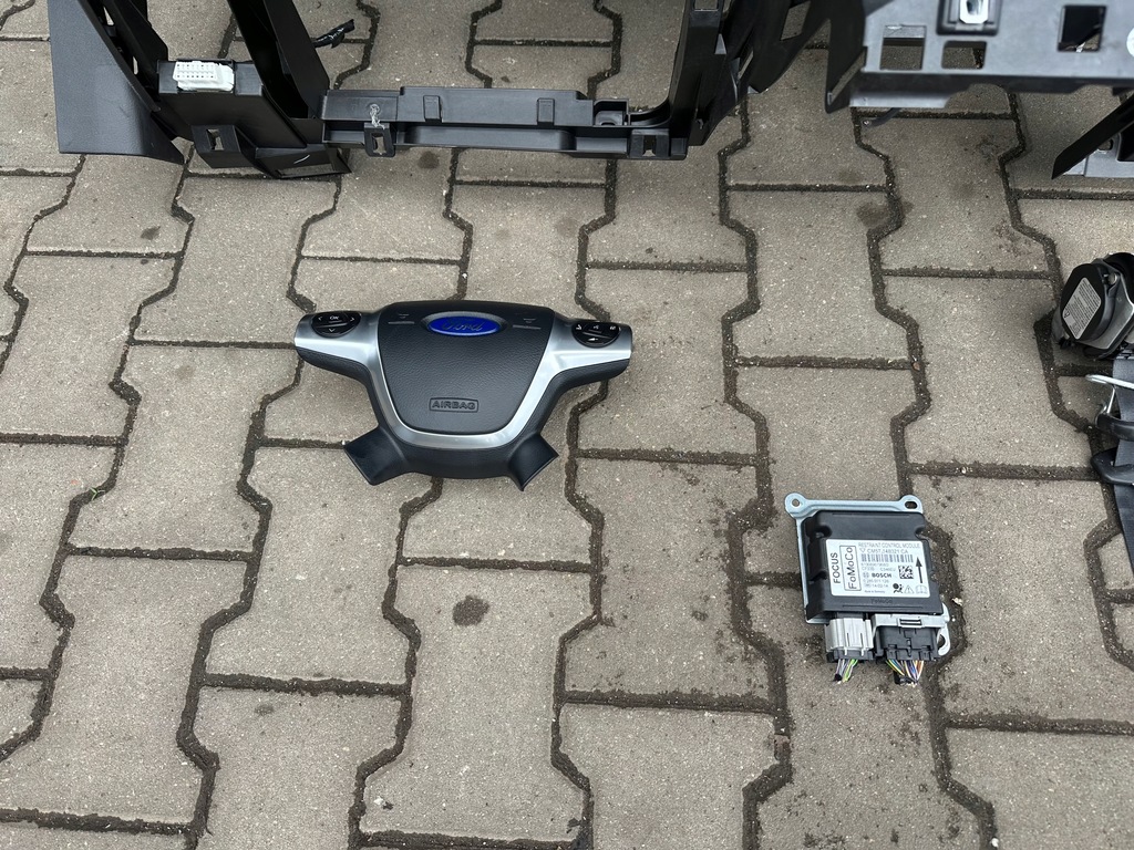 фото №4, Ford focus mk3 консоль панель приладів przed lift!!!!!!!!