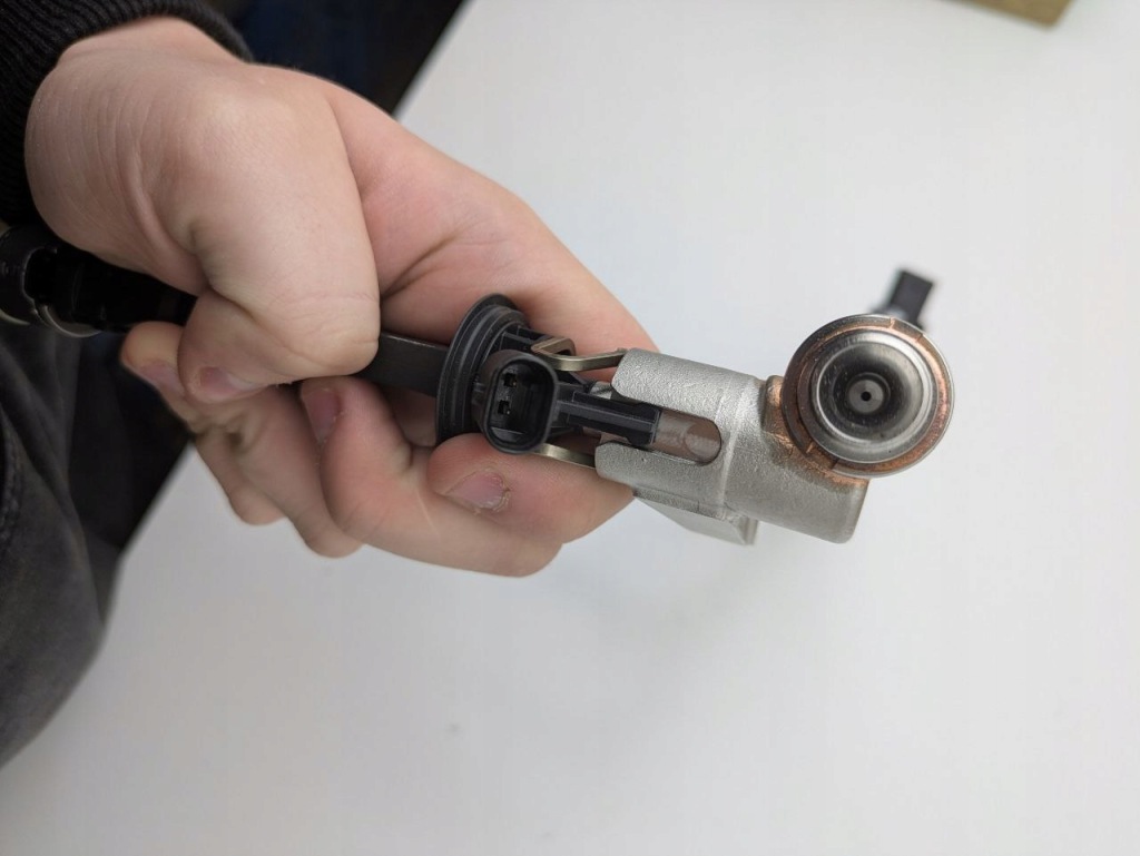 Молдинг упорскування форсунка 2540709000 2540701401 Доставка