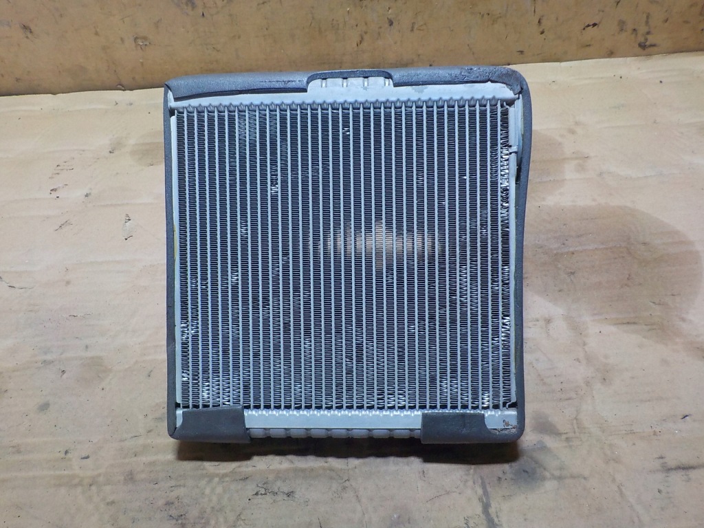 фото №4, Dacia оригинальный номер 921006843r конденсатор, кондиционер