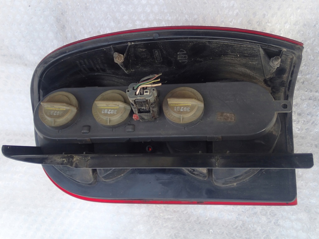 фото №3, Jeep cherokee liberty kj 01-07 лампа задняя левая