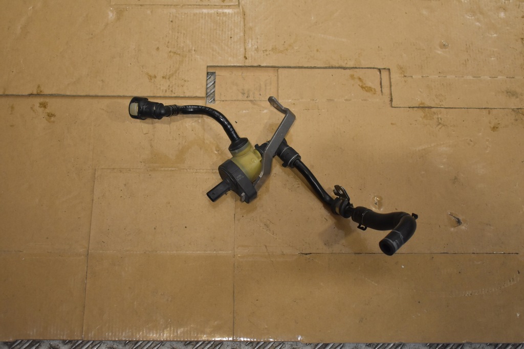 фото №1, Idealny клапан вентиляционный porsche panamera 971 1