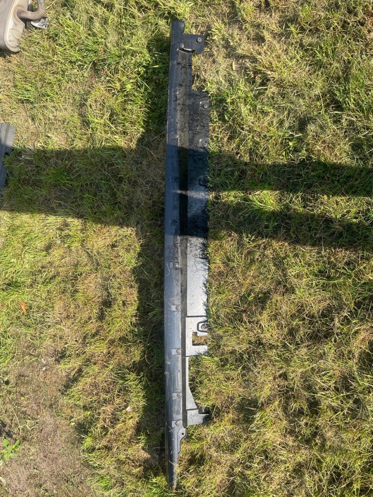 Купити Bmw оригінальний номер 51778072574 молдинг поріг накладка набір