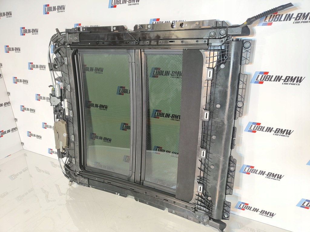 фото №12, Люк стеклянный панорама sky lounge bmw g06 f96