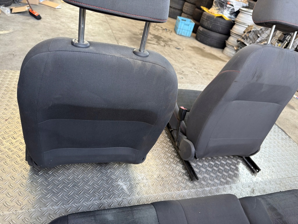 фото №11, Golf v plus 05- сидіння заднє сидіння комплект