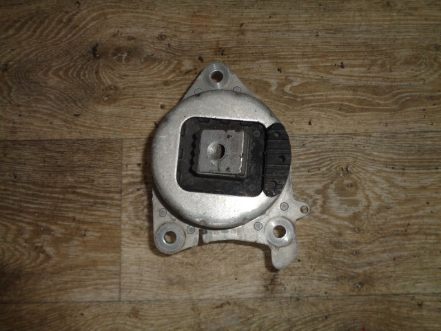 фото №1, Alfa romeo stelvio подушка двигуна права 1477