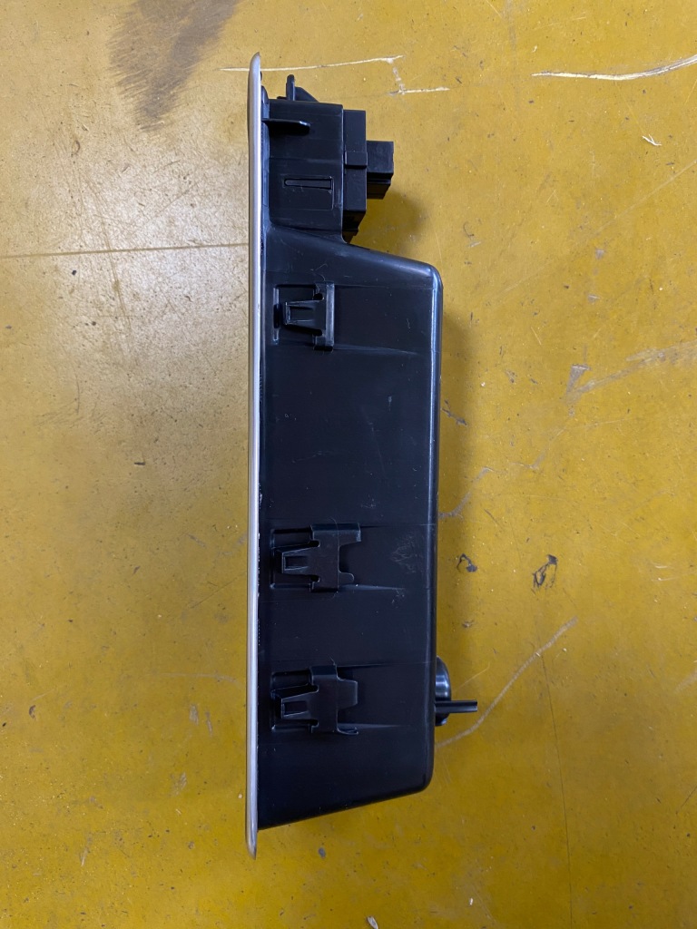 фото №5, Кнопка закривання двері правий jaguar xf x260