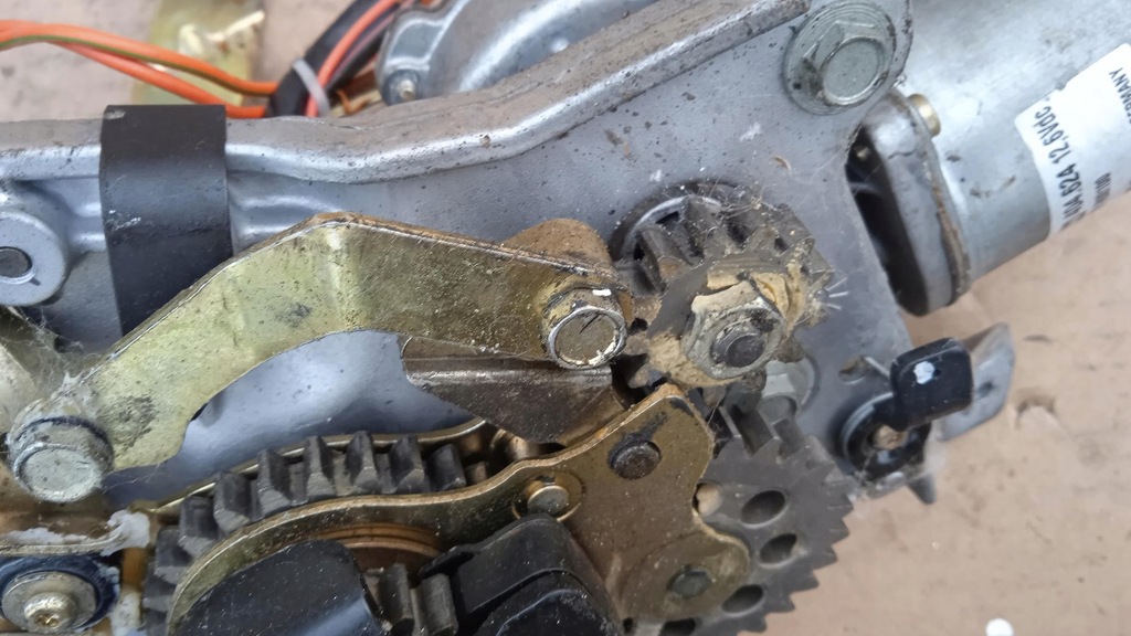 фото №8, Chrysler grand voyager iv двигатель подъёма крышки