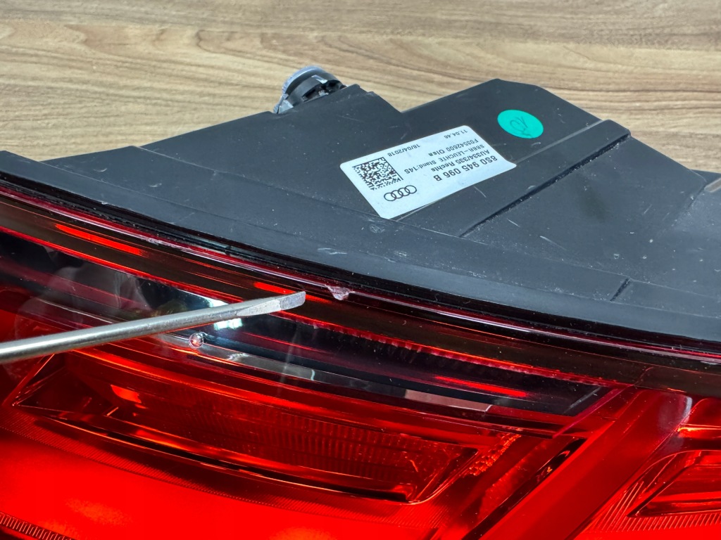 фото №5, Лампа задня права audi tt 8s0945096b