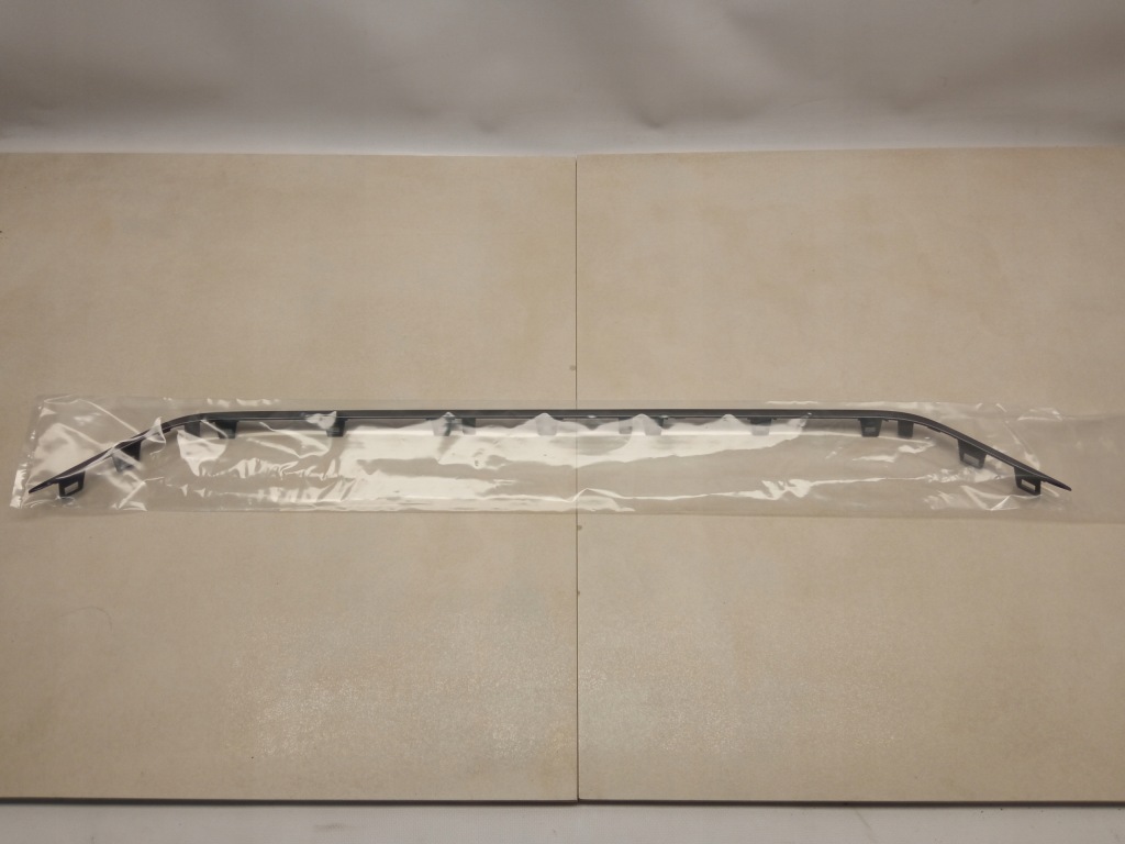 фото №1, Nowa молдинг бампер задняя mercedes slk slc amg lift