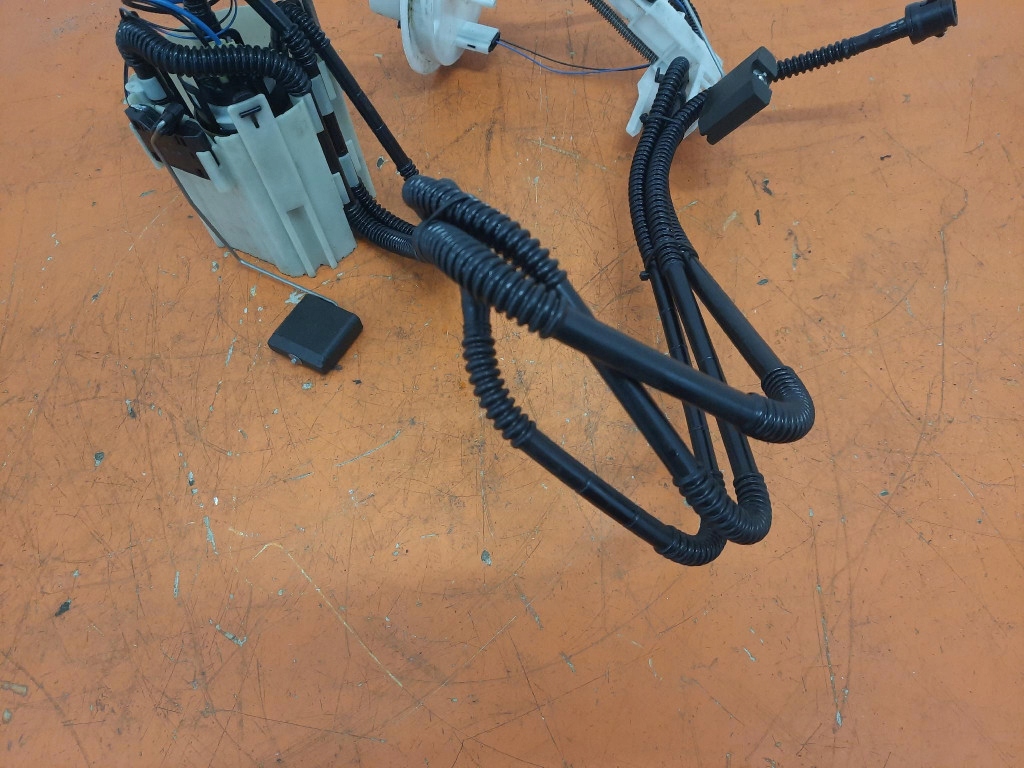 Mercedes c-klasa w 204 07-14 насос паливна / система вимірювальний a2044700694 Зі Шроту