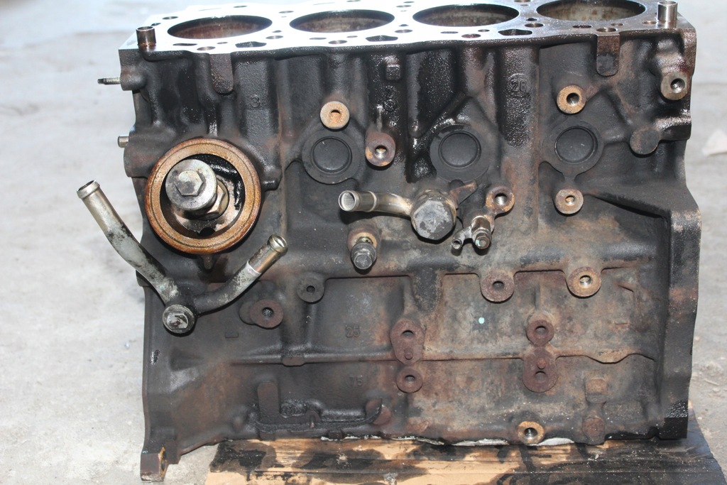 фото №5, Rav4 ii 2.0 d4d блок двигателя