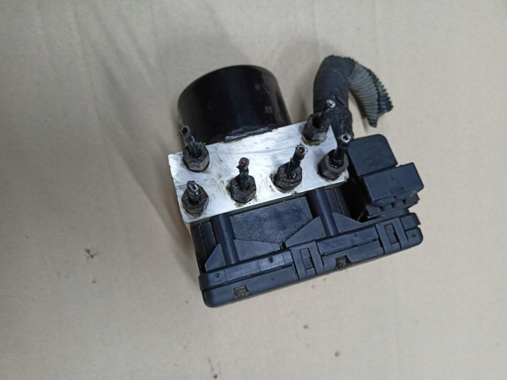 фото №1, Chrysler voyager iv насос abs 04686987ad