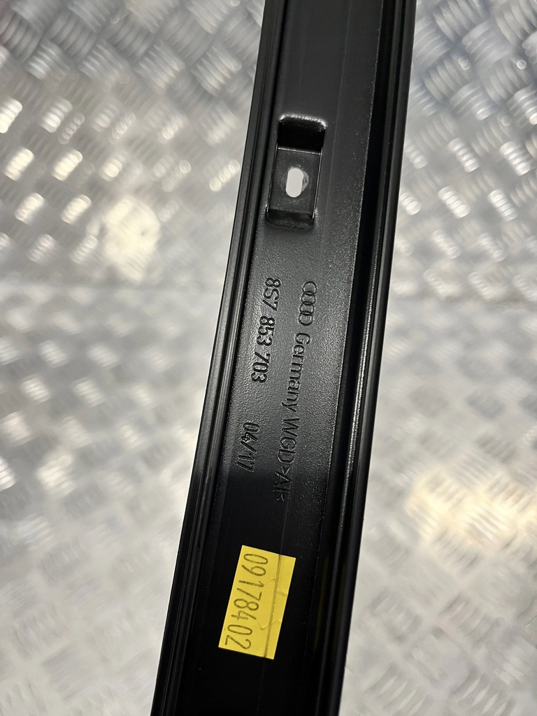 фото №1, Молдинг декоративная крыша левая audi tt 8s 14-