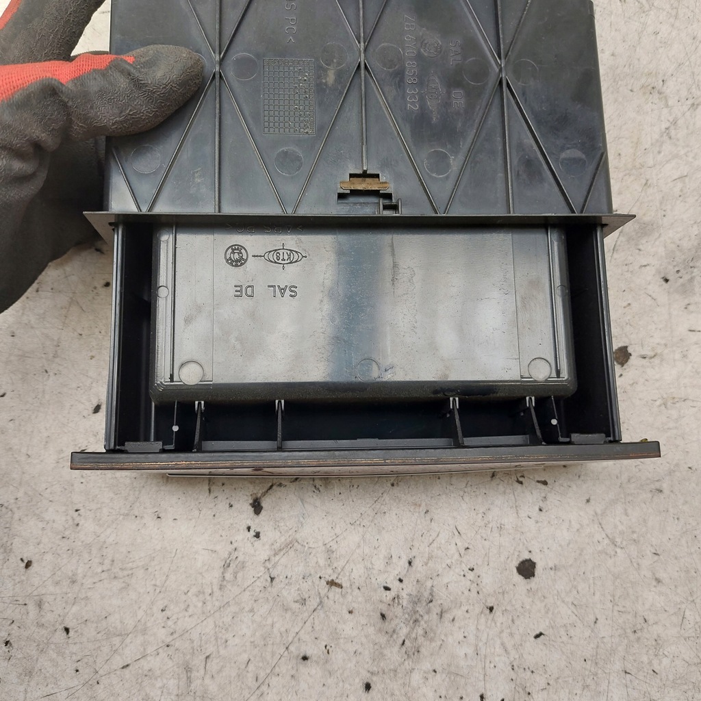 фото №12, Skoda superb i бардачок средний zb 6y0858332