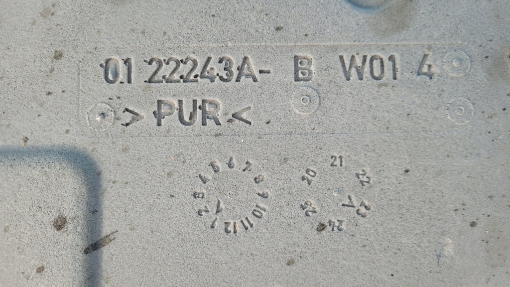 Mercedes eqe w295 350+ 23r плита шумоізоляція праве a2956803903 в Україні