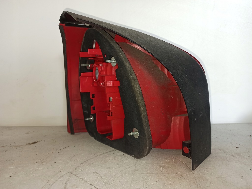 фото №7, Лампа задня права audi a3 8l lift 01-03 8l0945096c