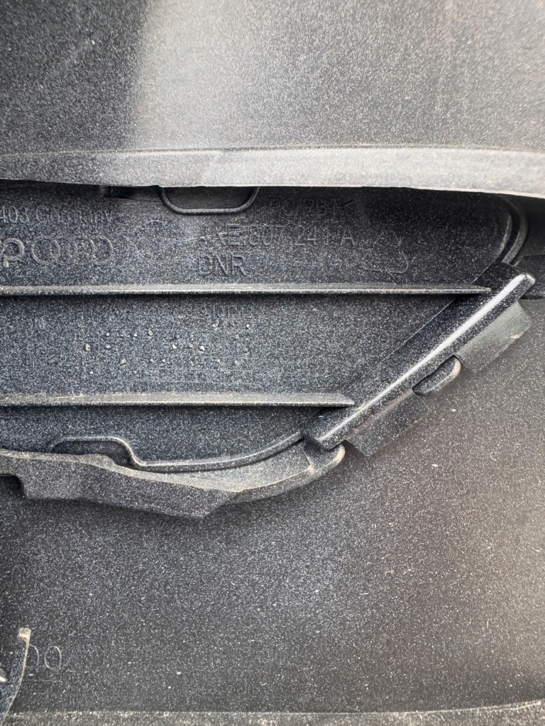 Audi e-tron 4ke s-line бампер передний оригинальный kompletny камера Доставка