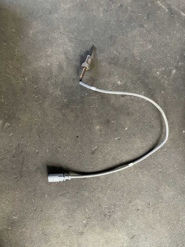 фото №1, Audi a4 b9 датчик температури вихлопних газів 05l906088s