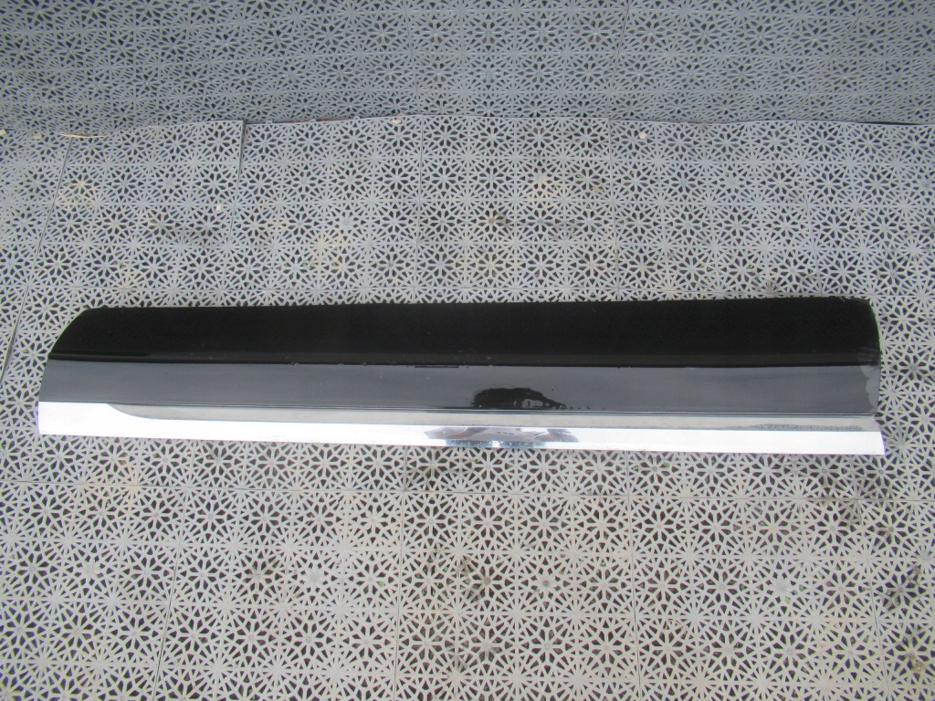 фото №1, Молдинг двері права передня touareg ii