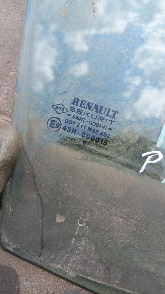 фото №3, Стекло правая перед renault laguna 96r