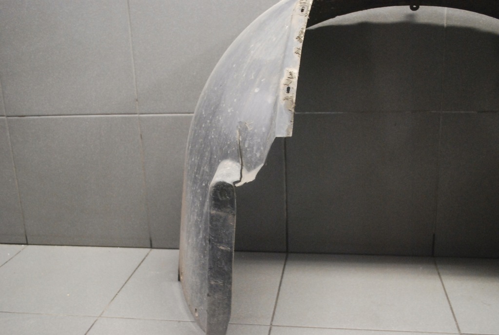 фото №5, Подкрылок правый перед audi a6 c5 2.4 4b0821172a