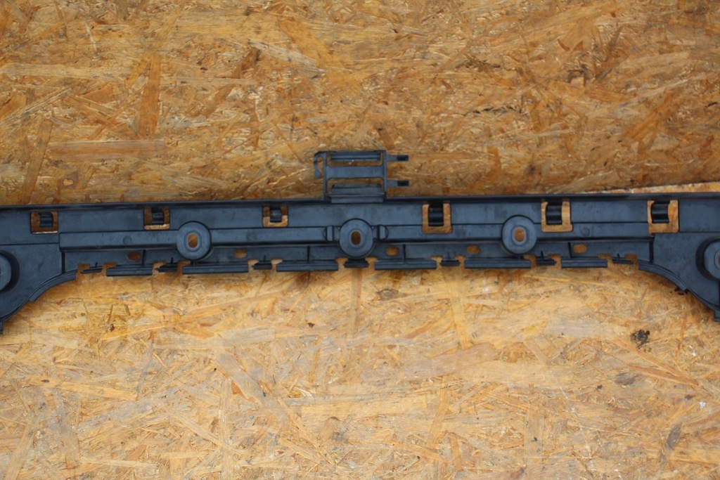 фото №10, Напрямна бампера кронштейн задня заднього bmw 1 e82 e88 центральний 7170665