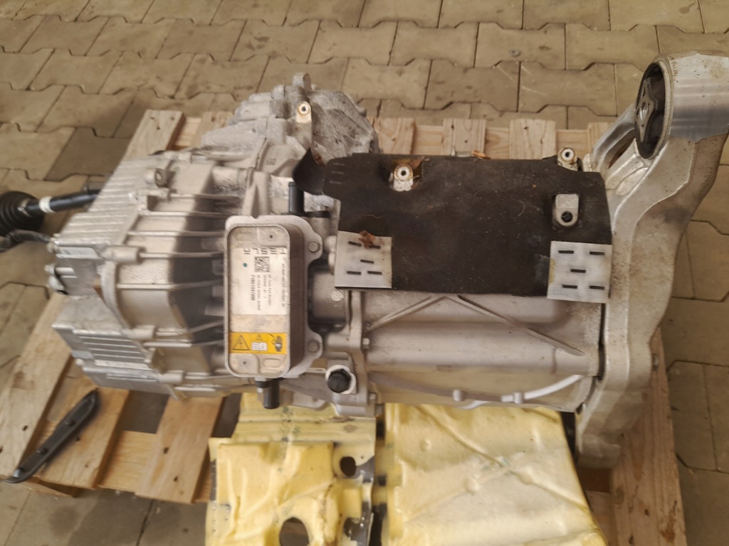 Двигун електричний передній 1035267-01-a tesla x 18r Ціна