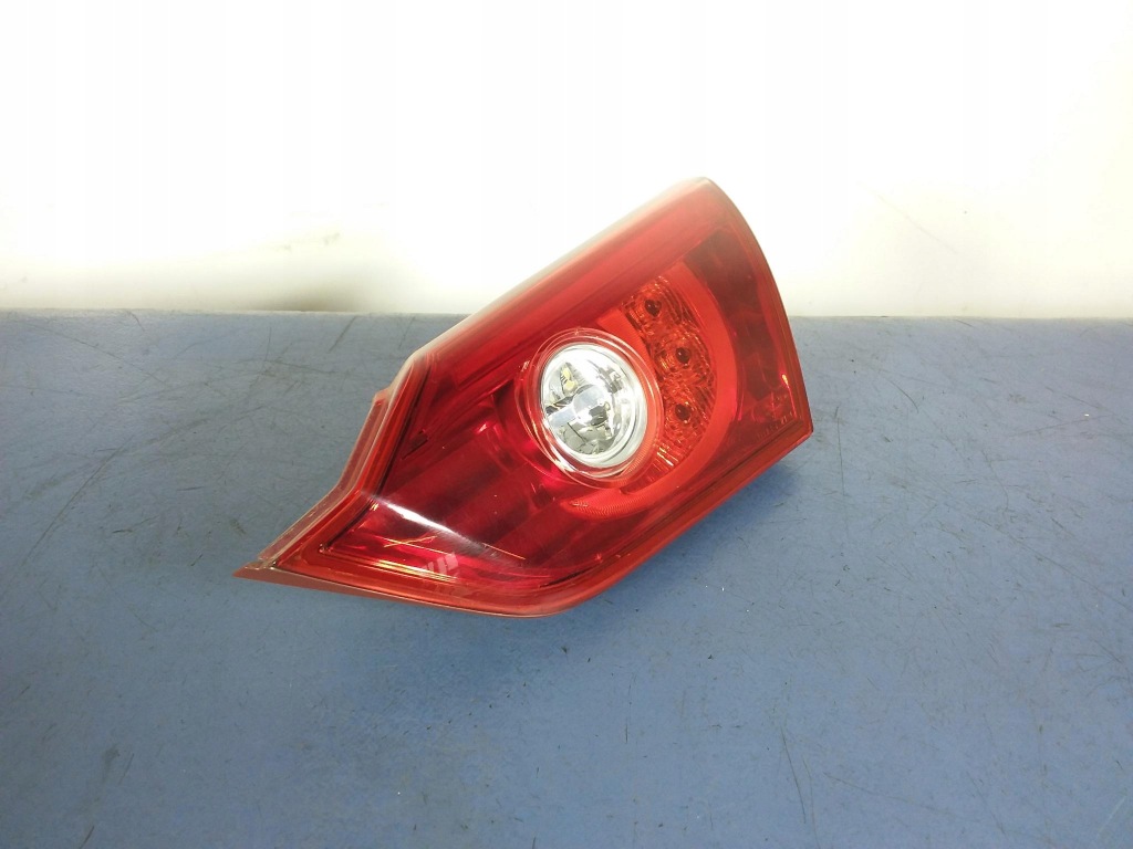 фото №2, Infiniti q50 лампа задняя правая w крышка led