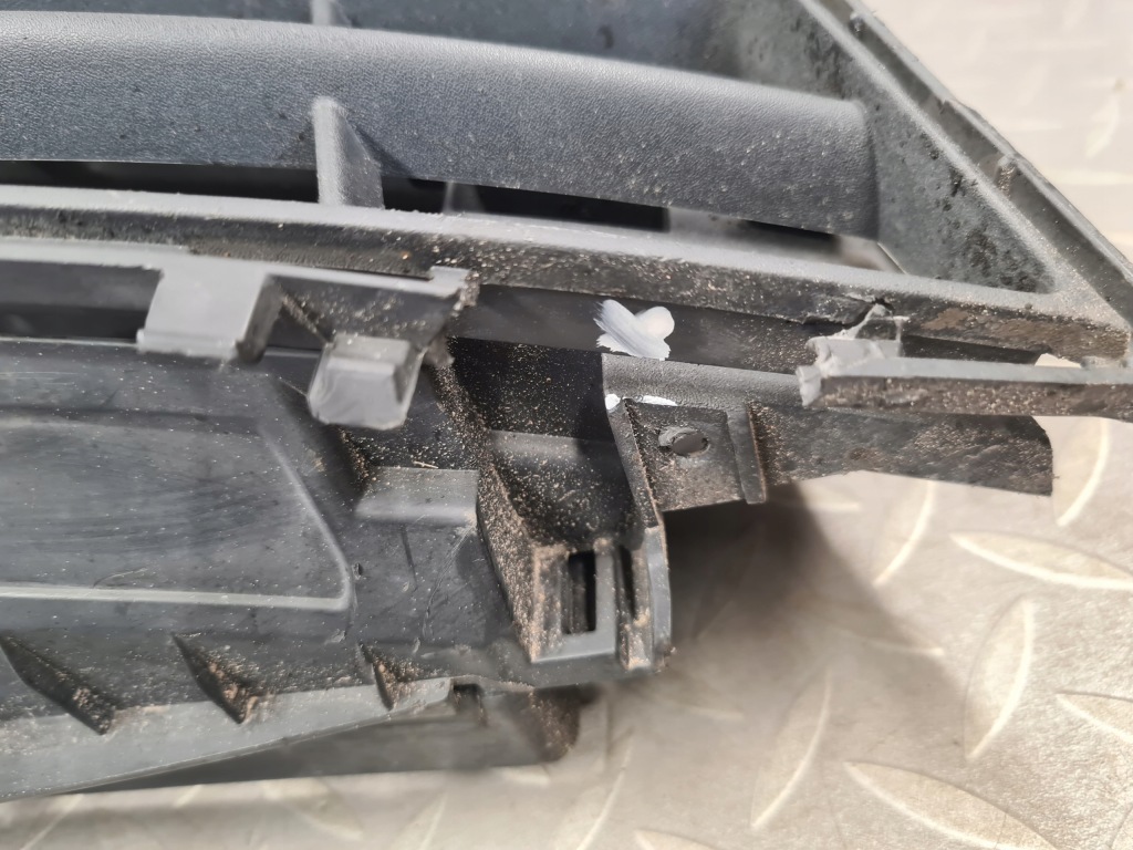 Воздуховод ловушка воздухозаборник воздуха жалюзи шторка бампера meriva ii b lift в Украине