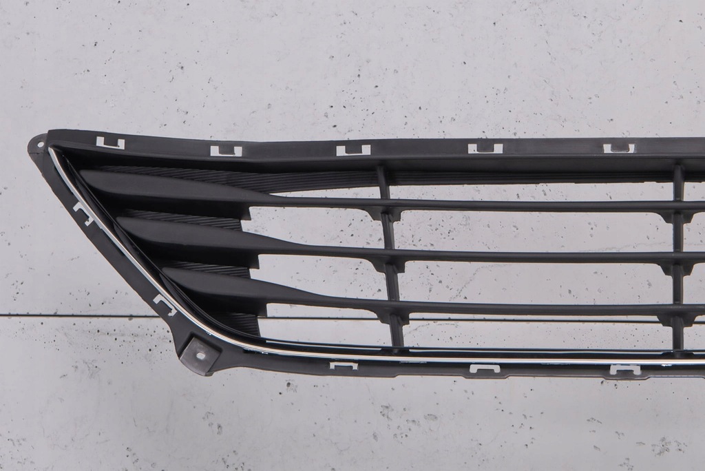 фото №11, Hyundai elantra v md 2013-2015 решётка бампера средняя 865603x700