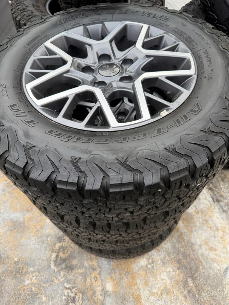 фото №1, Диски легкосплавные диски с шинами 255/70/18 wrangler jl 18+ 6bz41trmaa