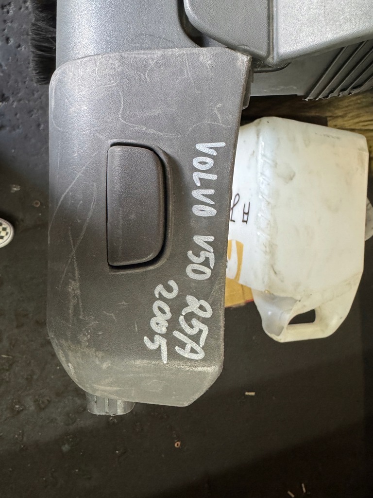 фото №12, Volvo v50 шторка полка багажника