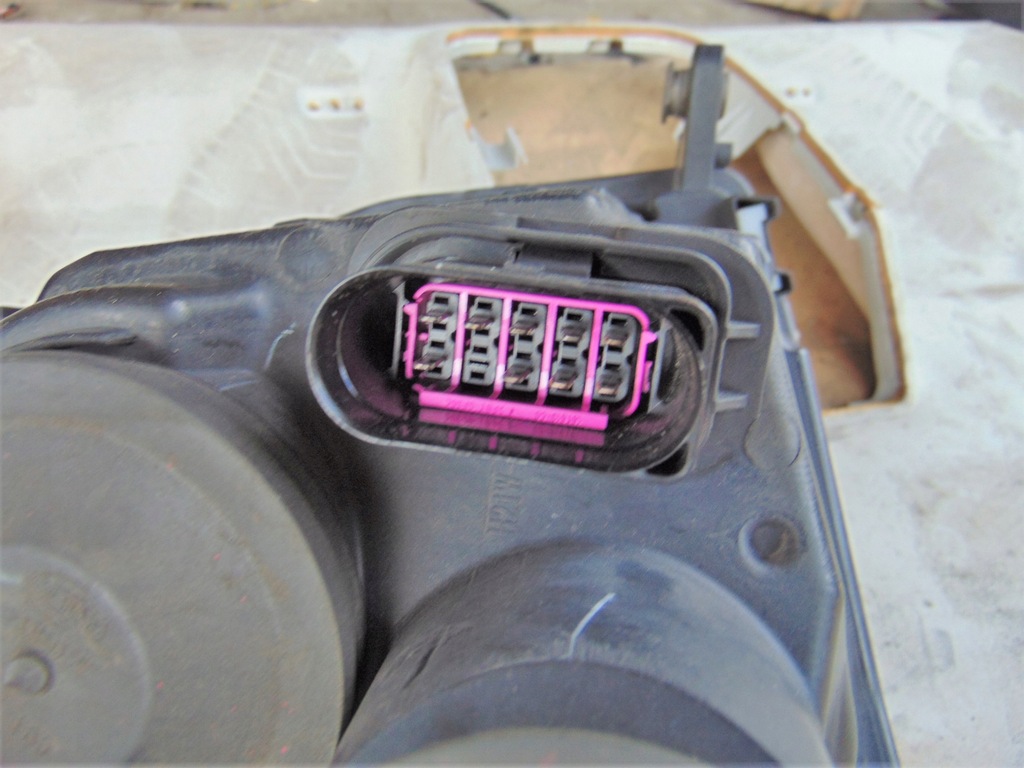 фото №12, Лампа левая перед обычная vw caddy 4 iv 15r- europa