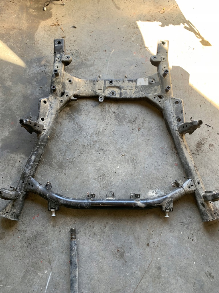 фото №1, Подрамник подрамник подрамник перед chrysler pacifica 17-