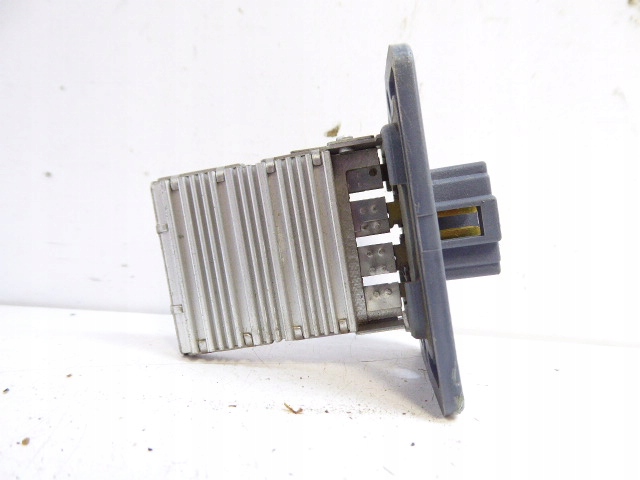 фото №1, Tucson i 04-10 резистор резистор вентилятор 2.0 16v g4gc